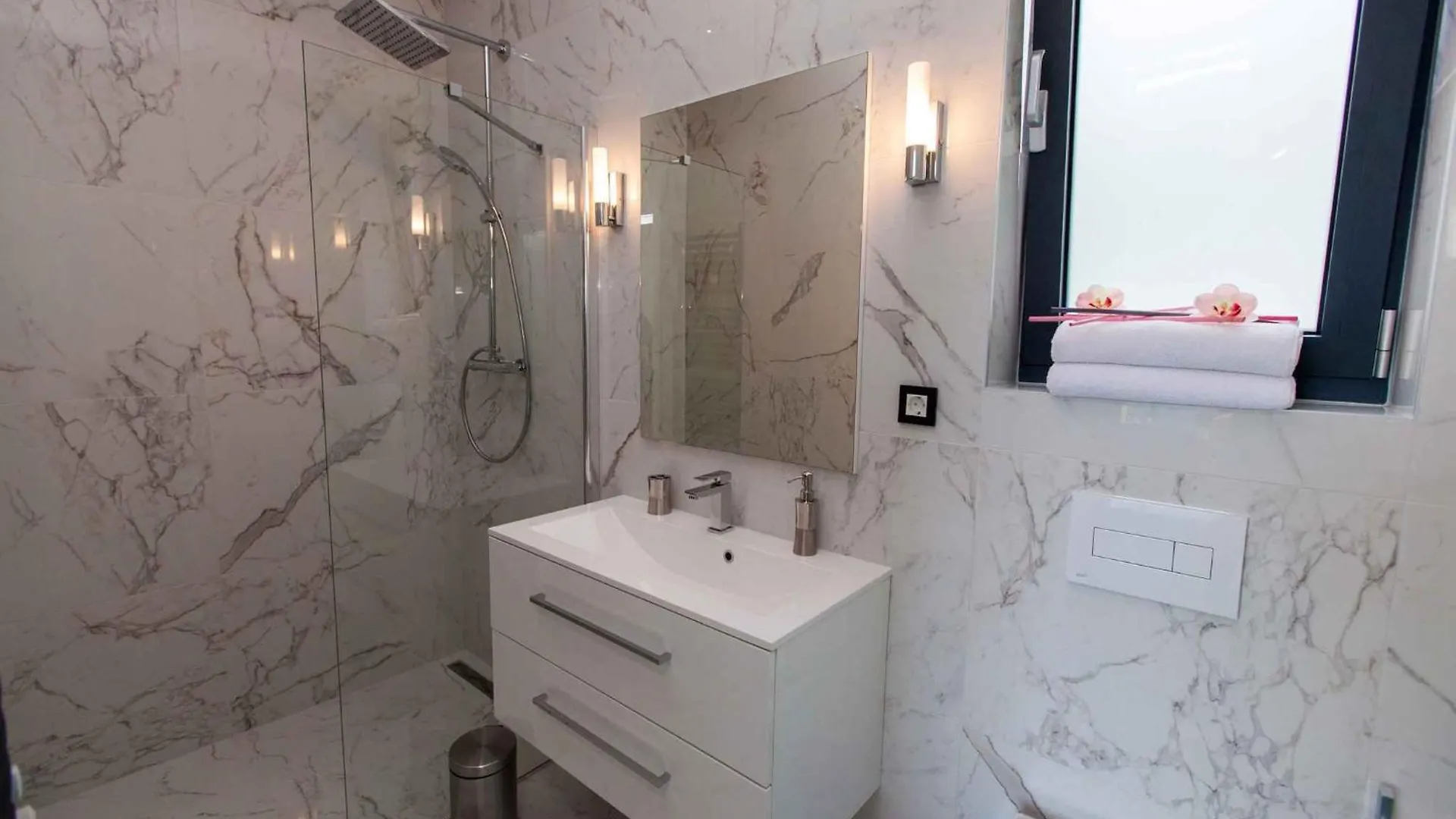 Holiday Homes In Kostelj 5424 Antovo